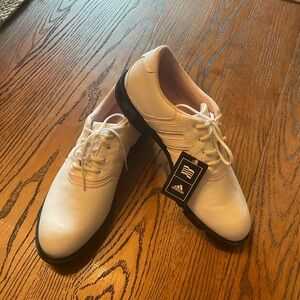 Adidas - NWT Women’s Traxion Lite GOLF SHOE. White and Pink. Size 8.5